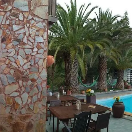 Tropical Apartment